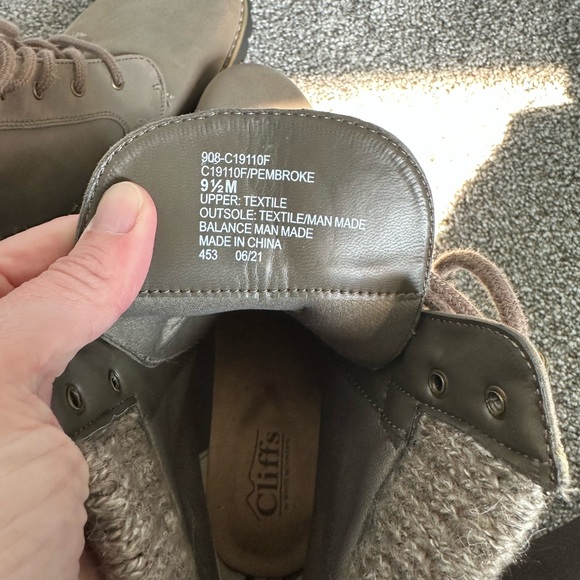 Cliffs by WHITE MOUNTAIN Taupe Lace Up Boots - Picture 6 of 6